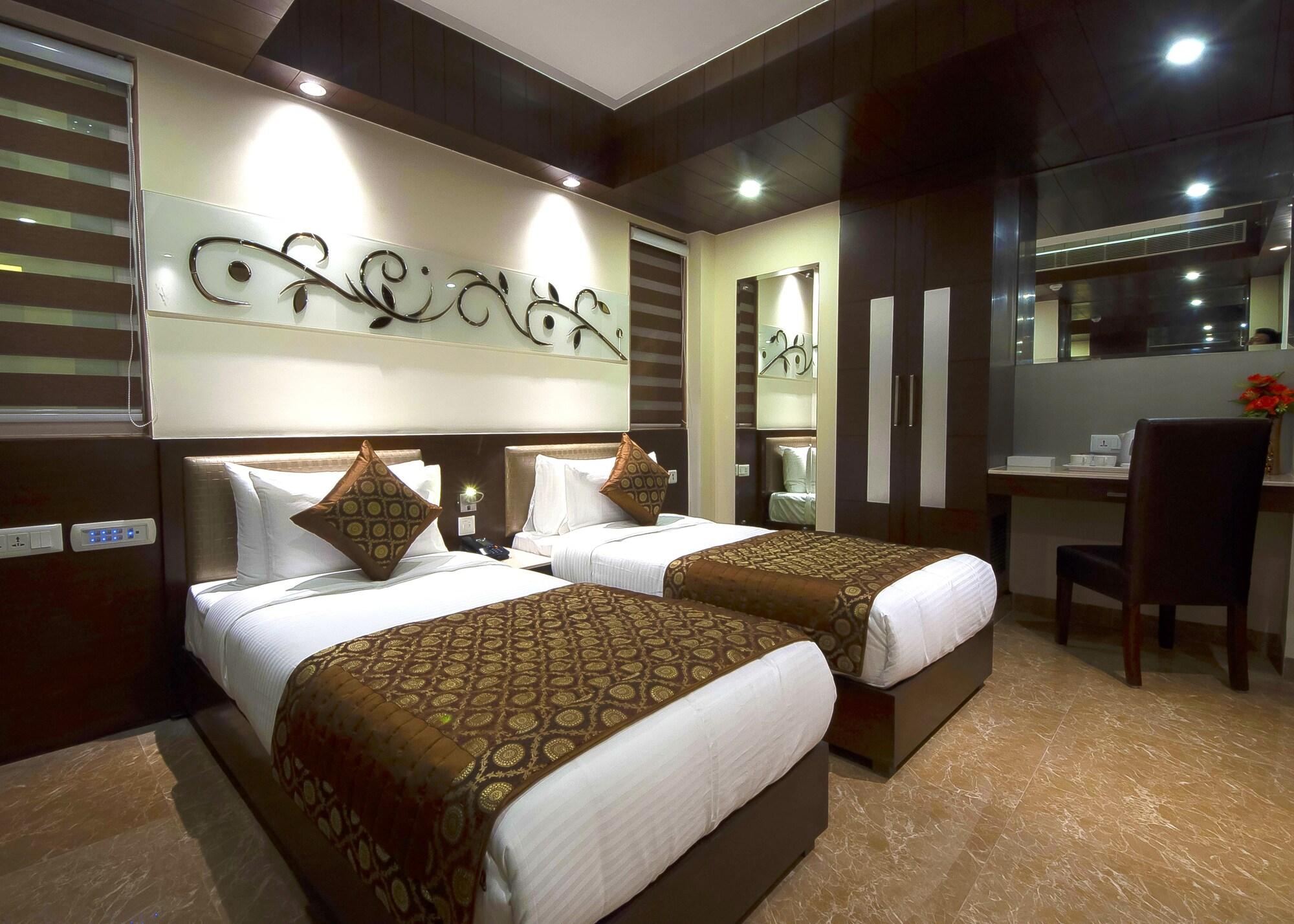 Hotel Golden Grand Delhi  Dış mekan fotoğraf