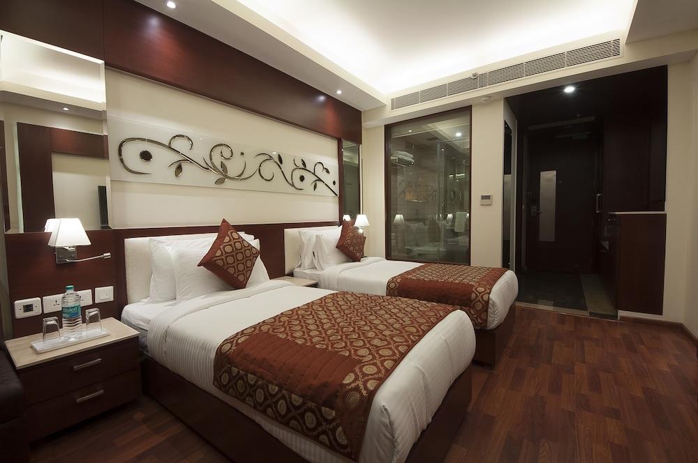 Hotel Golden Grand Delhi  Dış mekan fotoğraf