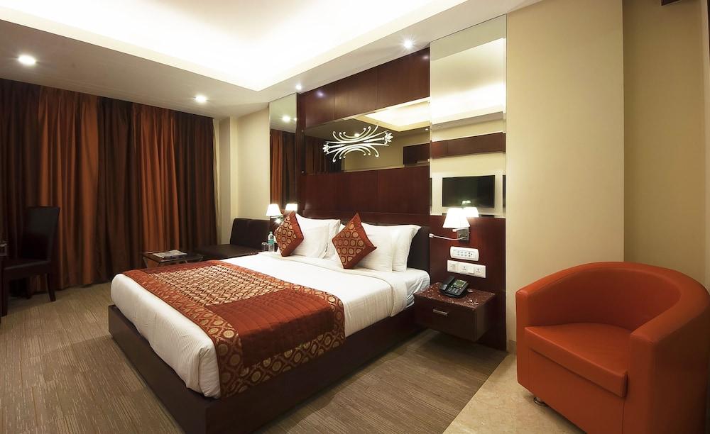 Hotel Golden Grand Delhi  Dış mekan fotoğraf