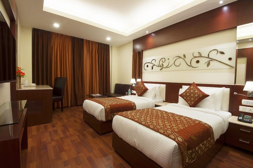Hotel Golden Grand Delhi  Dış mekan fotoğraf