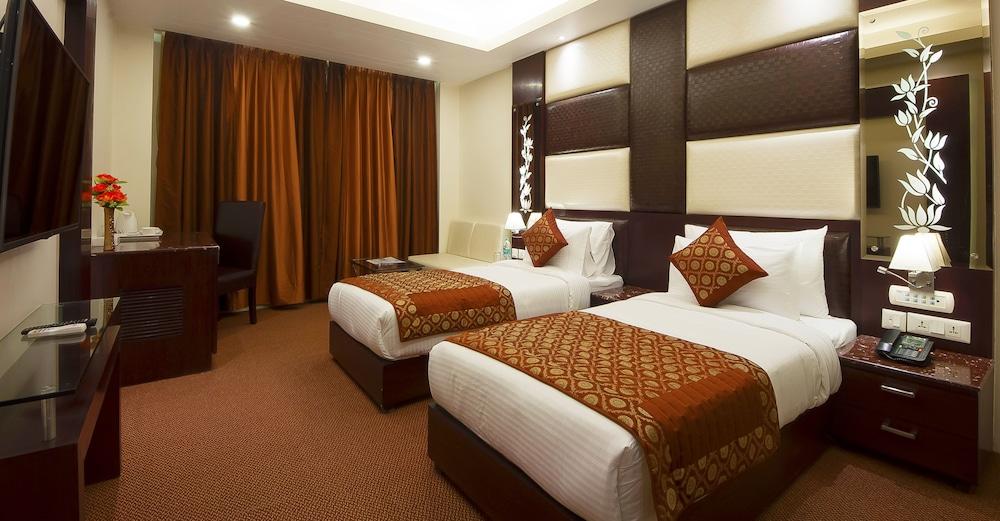 Hotel Golden Grand Delhi  Dış mekan fotoğraf