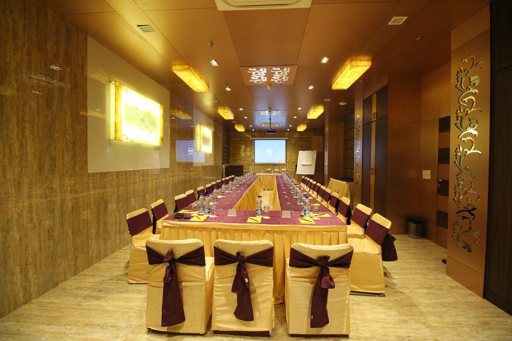 Hotel Golden Grand Delhi  Dış mekan fotoğraf