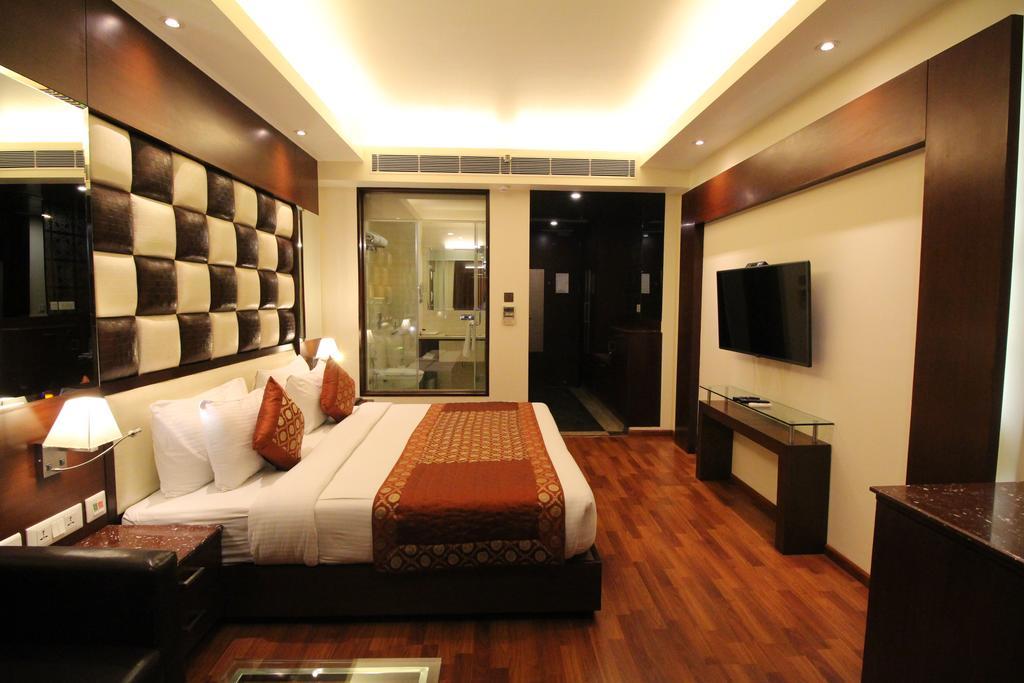 Hotel Golden Grand Delhi  Dış mekan fotoğraf