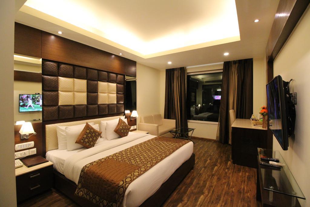 Hotel Golden Grand Delhi  Dış mekan fotoğraf