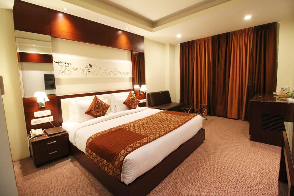 Hotel Golden Grand Delhi  Dış mekan fotoğraf