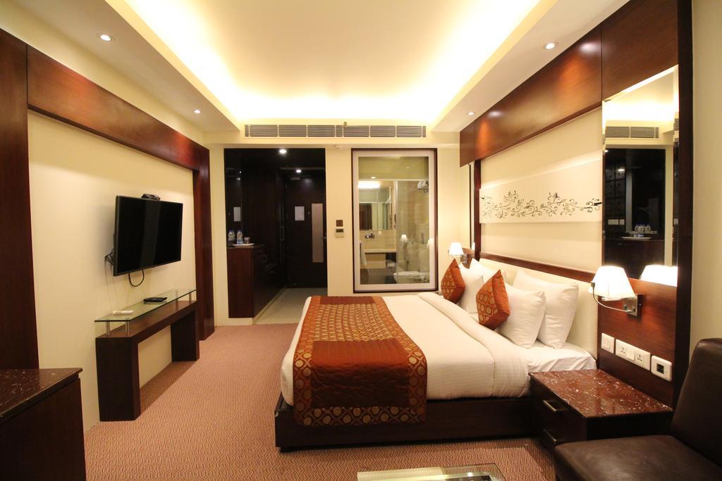 Hotel Golden Grand Delhi  Dış mekan fotoğraf