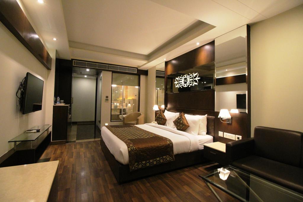 Hotel Golden Grand Delhi  Dış mekan fotoğraf