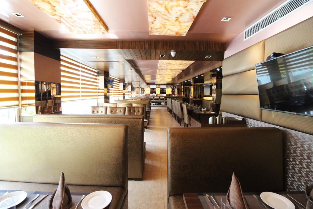 Hotel Golden Grand Delhi  Dış mekan fotoğraf