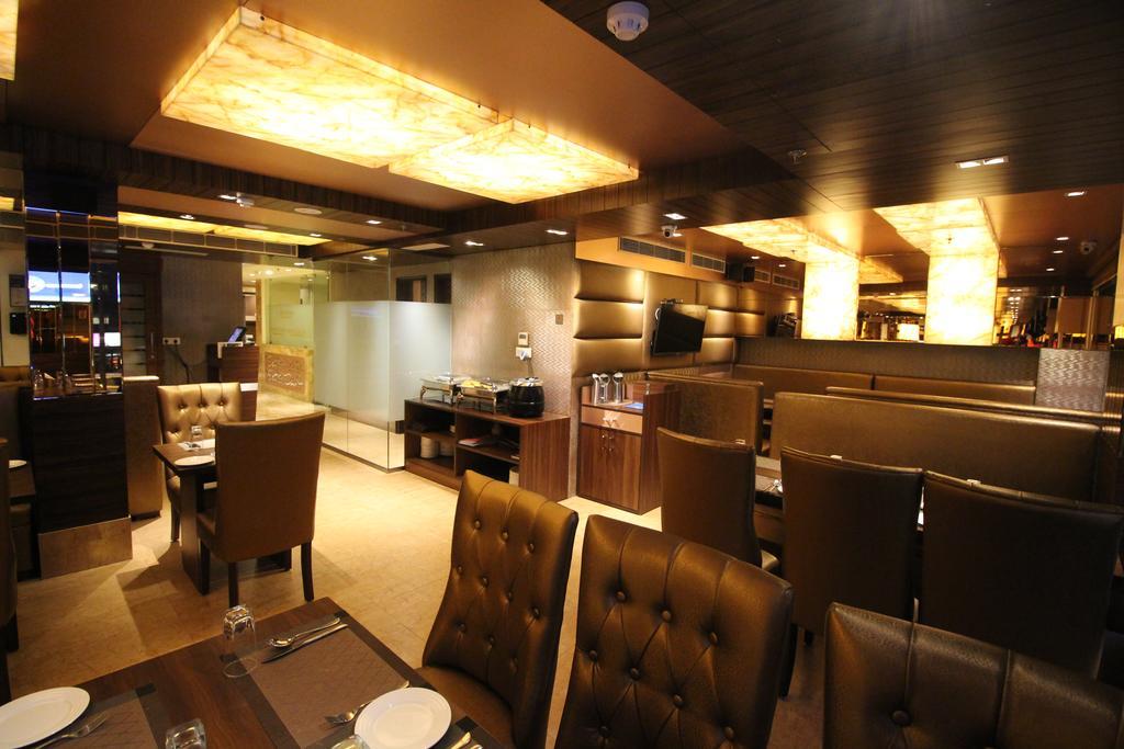 Hotel Golden Grand Delhi  Dış mekan fotoğraf