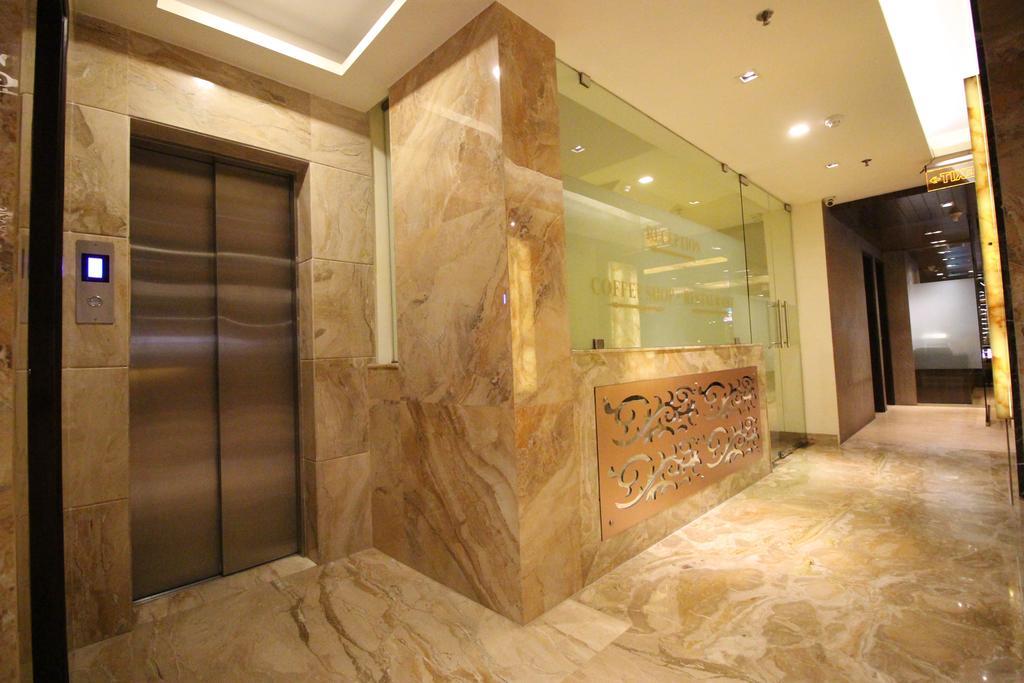 Hotel Golden Grand Delhi  Dış mekan fotoğraf