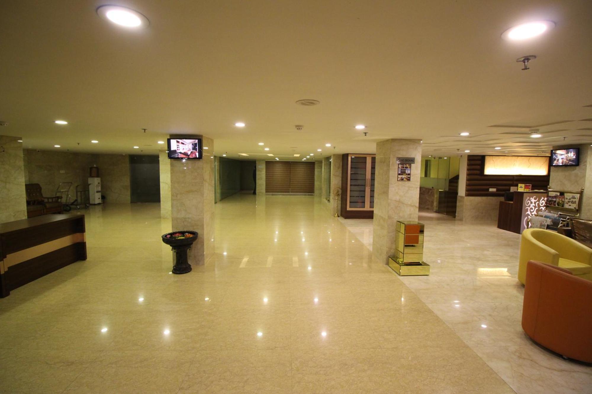 Hotel Golden Grand Delhi  Dış mekan fotoğraf