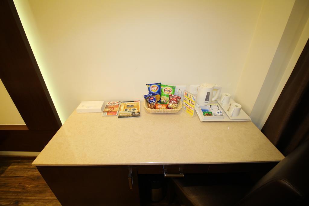 Hotel Golden Grand Delhi  Dış mekan fotoğraf