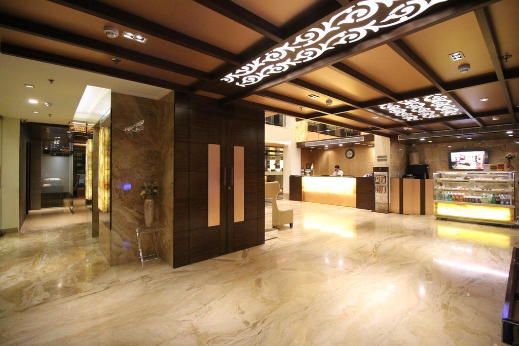 Hotel Golden Grand Delhi  Dış mekan fotoğraf